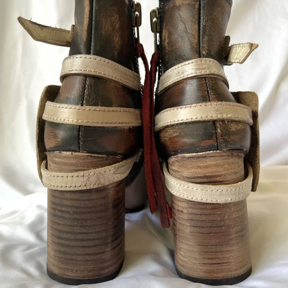 Freebird Jerome Size 9 Beige Ankle Bootie - Picture 13 of 16